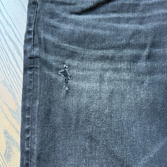 Preowned - Men’s American Eagle AirFlex 360 Black Distressed Jeans. Size 36 x 32 - Picture 5 of 8